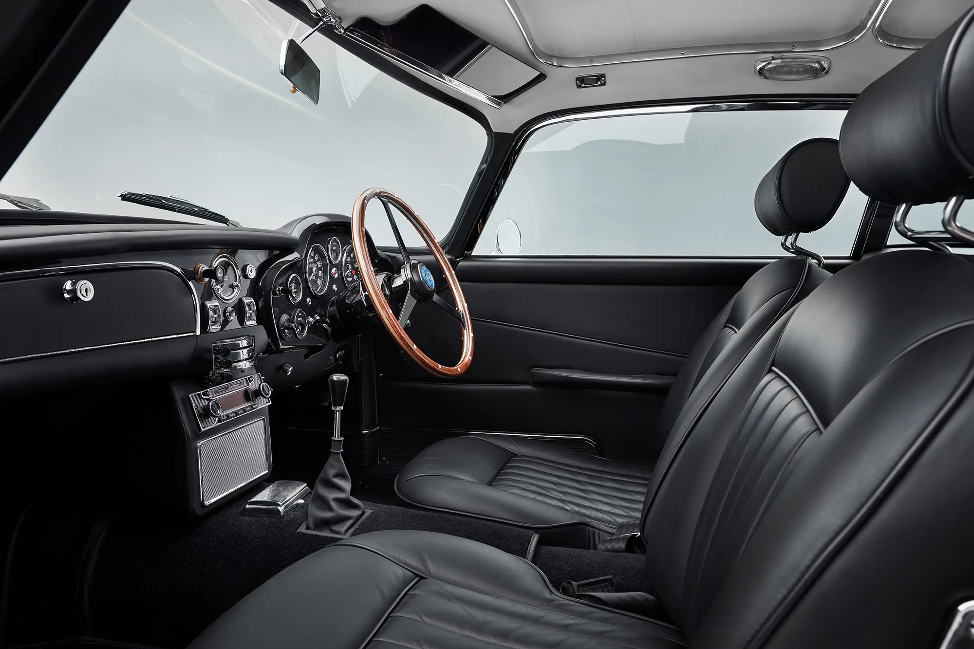 Aston Martin DB5 Driving
